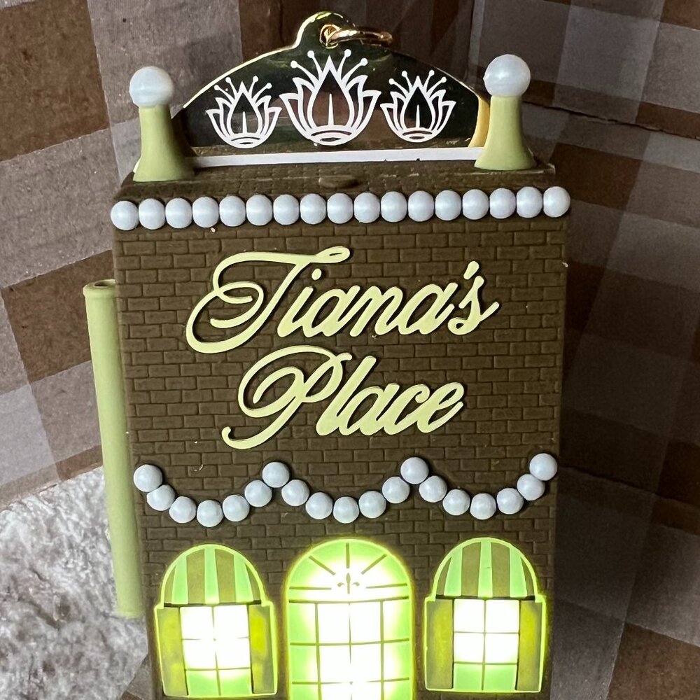 NWT Light Up-Disney Bath and Body Works Tianna-Hand Sanitizer & Holder